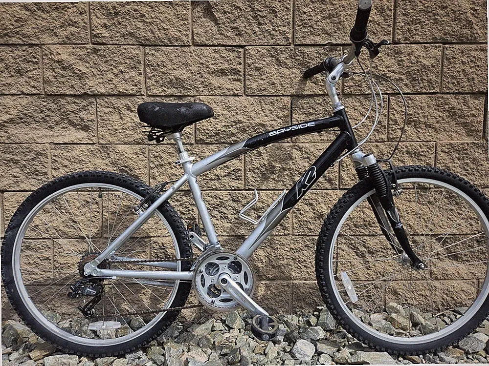 K2 Bayside 18 In/Lg Aluminum 24 Speed Comfort Bike Front Suspension 26 In Wheels